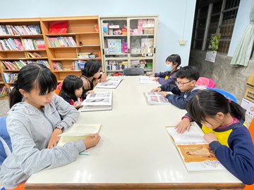 不管大、小孩子都喜歡閱讀